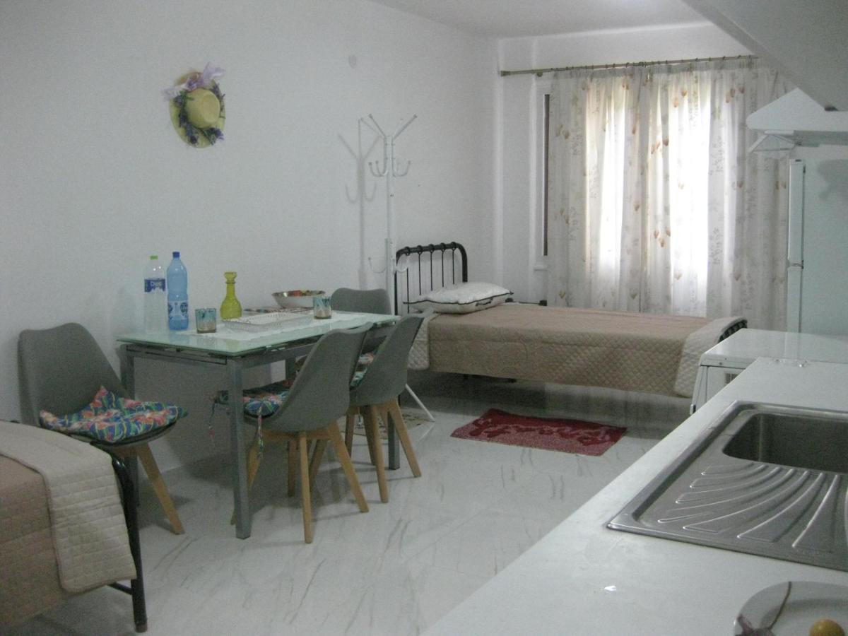 Sissy Apartments By The Sea Nikiana Dış mekan fotoğraf
